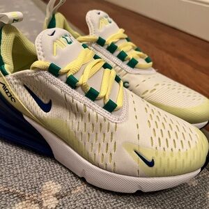 Never worn size 3.5 your Nike Air 270